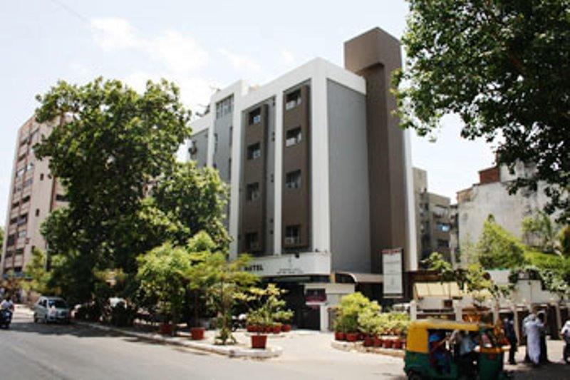 Hotel Dudawat Ahmedabad Extérieur photo