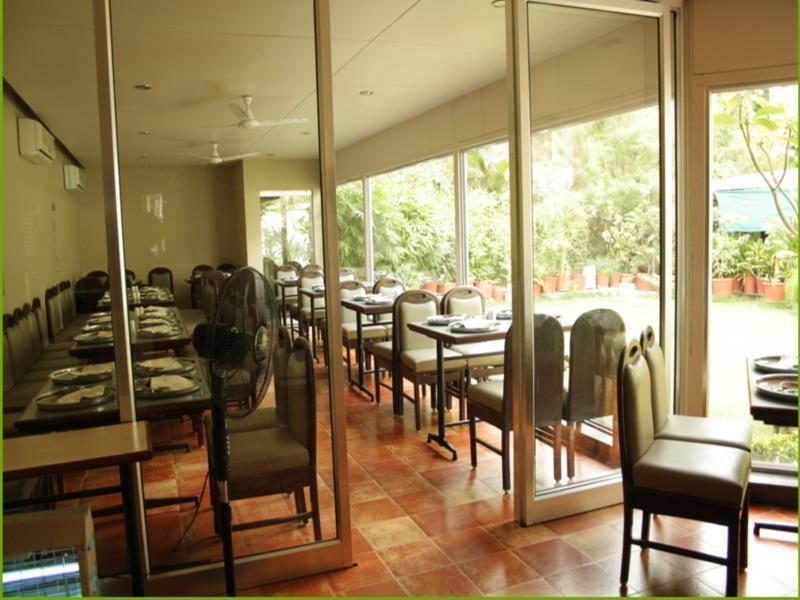 Hotel Dudawat Ahmedabad Extérieur photo