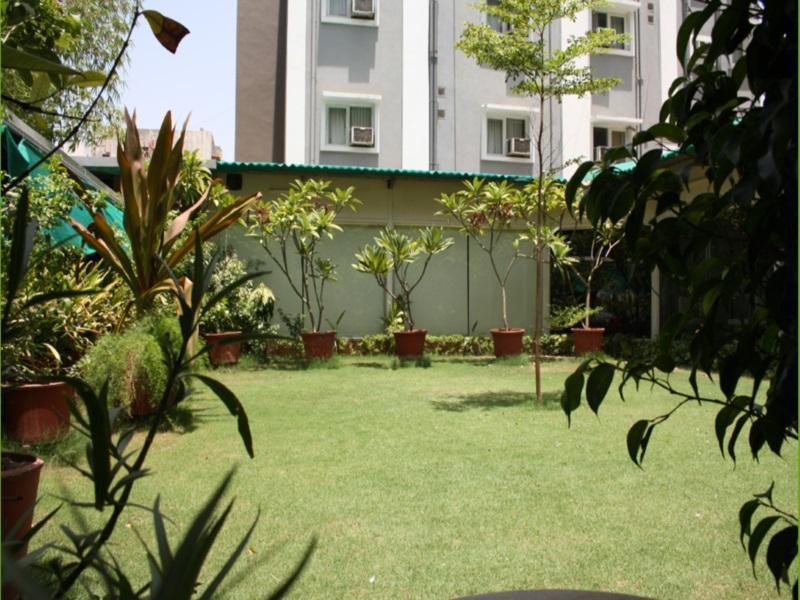 Hotel Dudawat Ahmedabad Extérieur photo