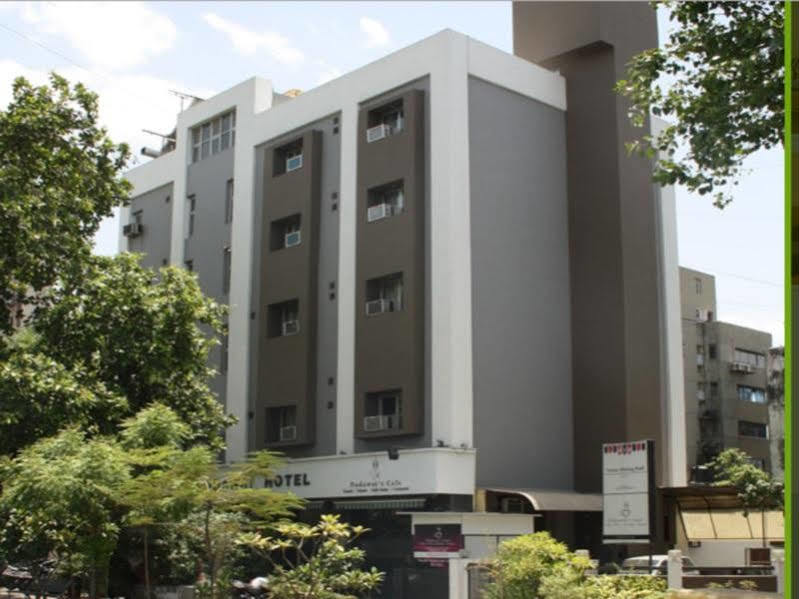 Hotel Dudawat Ahmedabad Extérieur photo